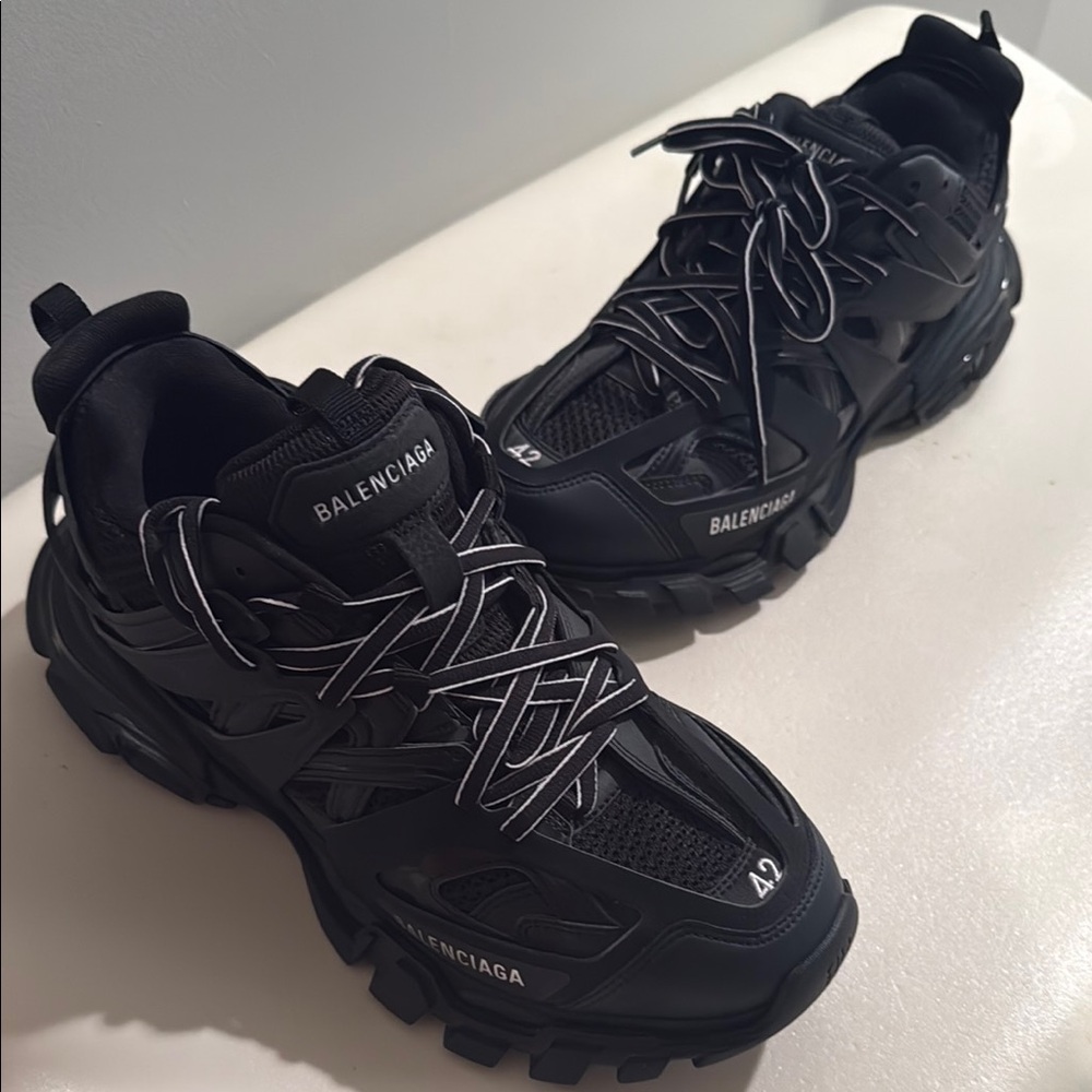 Balenciaga tracks size 9 men’s (No Box) (Brand new)